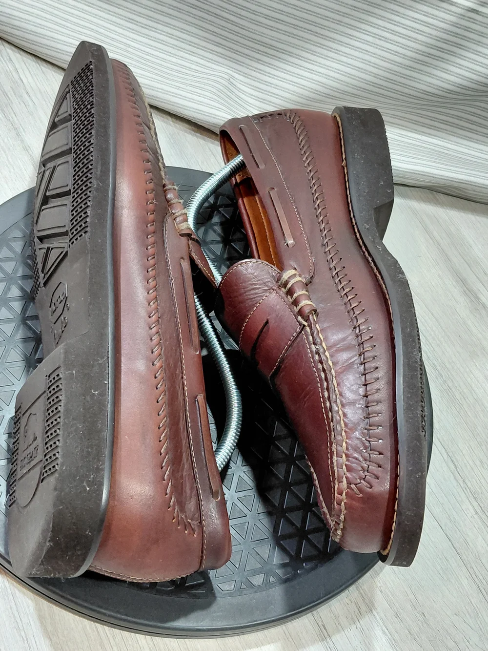 H.S. Trask Men's Brown Leather Penny Loafers, Classic Slip On Moccasin SIZE M11